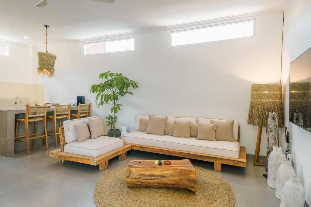 Villa Elia : 3 Min From - Tropical Vibes