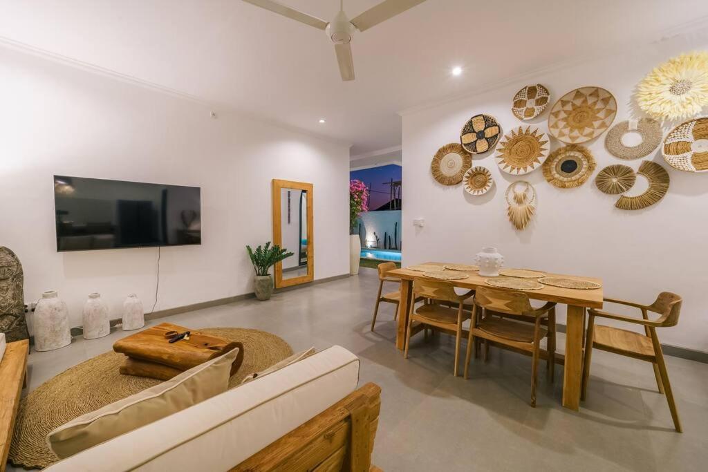 Elia : 3 Min From - Tropical Vibes Villa *