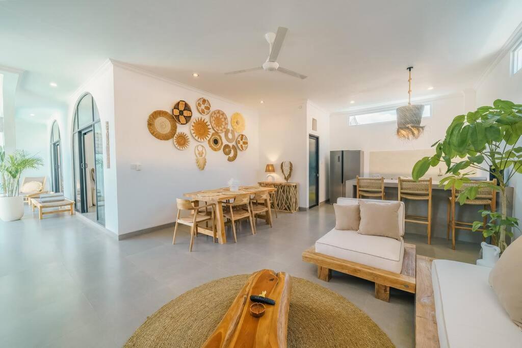 Elia : 3 Min From - Tropical Vibes Villa *